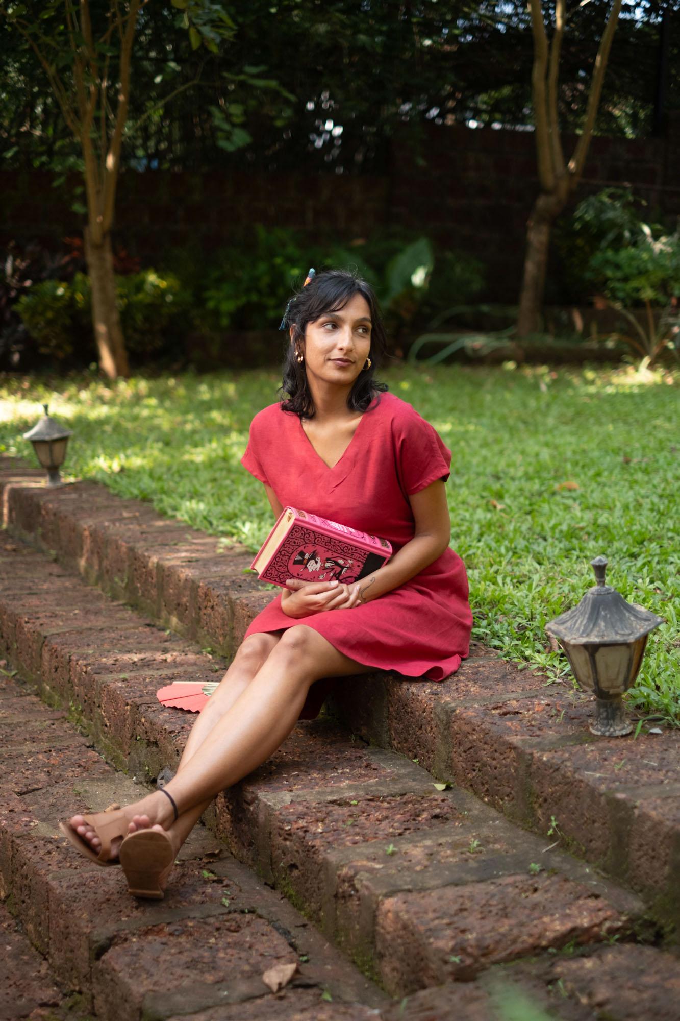 The Linen V Neck Shift Dress | Creatures of Habit