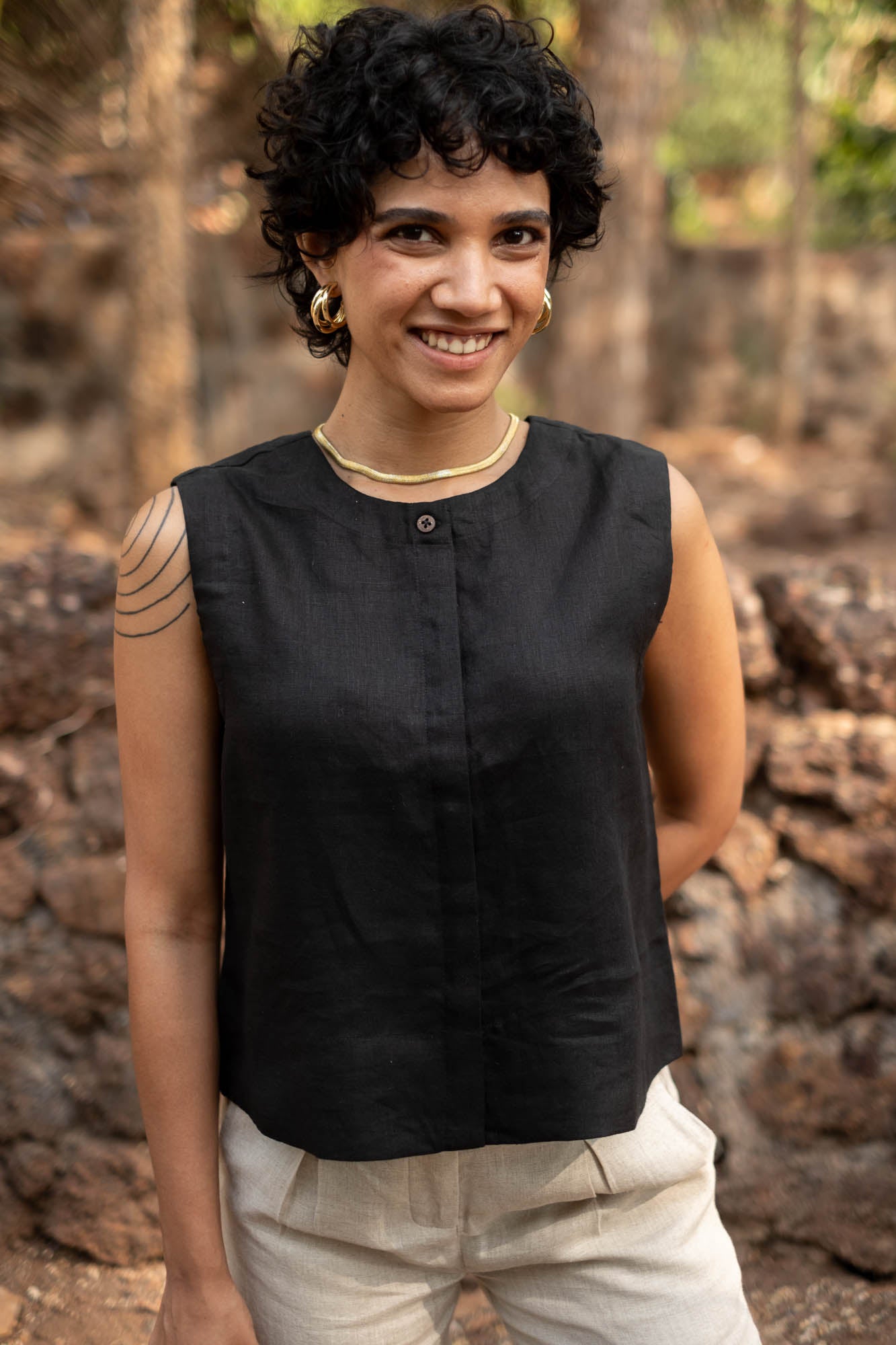 The Linen Sleeveless Shirt | Creatures of Habit